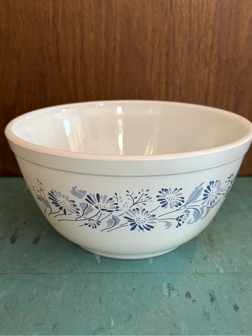 Vintage Pyrex "Colonial Mist" 402 Blue flowers white bowl